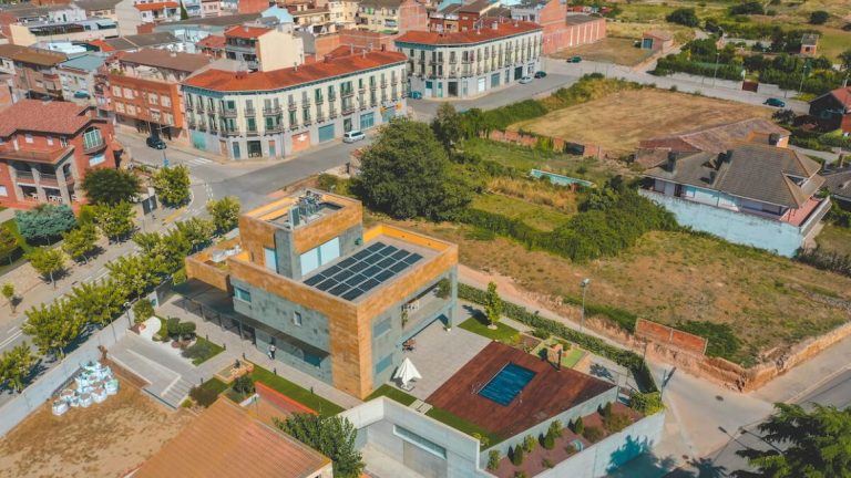 Instal·lació de panells solars a Les Borges Blanques