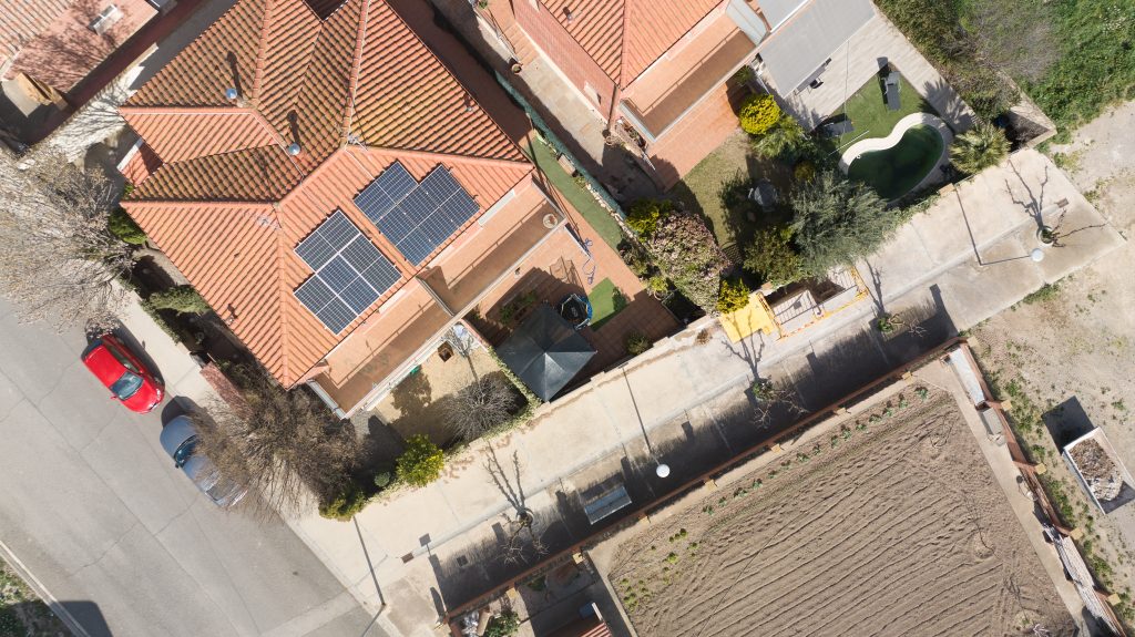 Instalación de paneles solares en Vilanova de Bellpuig